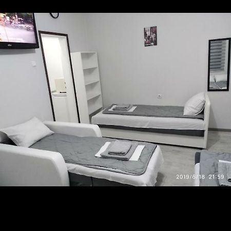 Apartmani Pinokio Nis Exterior foto