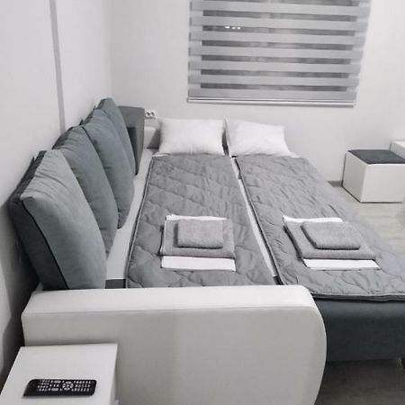 Apartmani Pinokio Nis Exterior foto