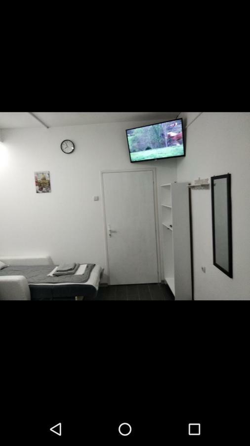 Apartmani Pinokio Nis Exterior foto